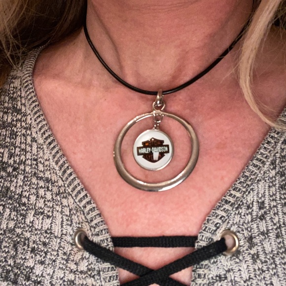 - HD Snap Necklace - Picture 2 of 9